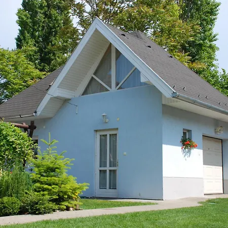 Holiday home Iso Apartman *