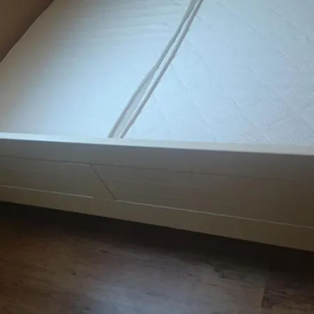 Iso Apartman *